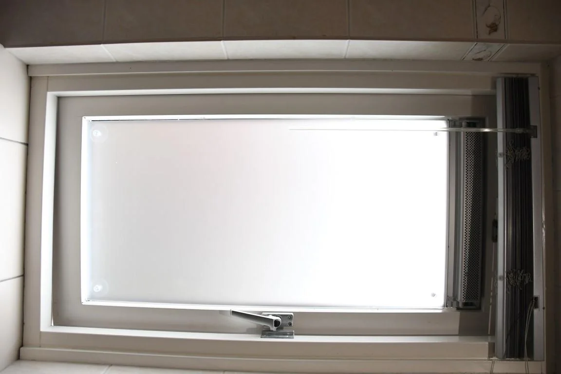 [AUTO] Een raam matteren met Plexiglas