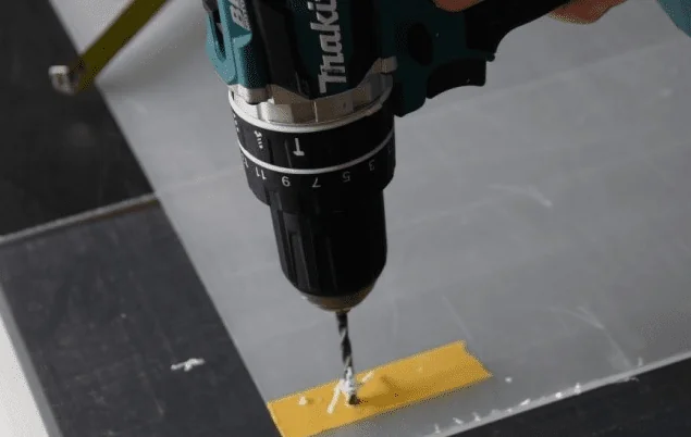 [AUTO] Zelf een Plexiglas tafelblad maken