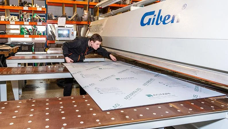 [AUTO] Kunststof platen op maat