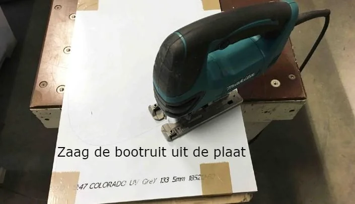 [AUTO] Zelf een bootruit vervangen