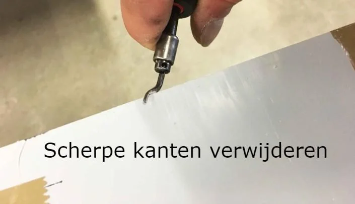 [AUTO] Zelf een bootruit vervangen